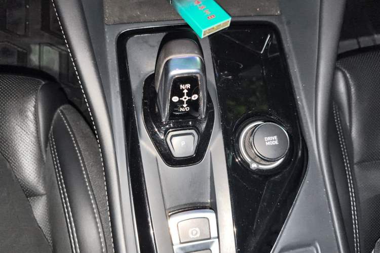 Used Lynk & Co 03 2022 2.0TD DCT JingPro Gear Lever