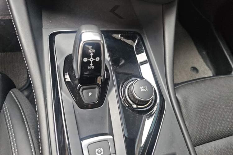 Used Lynk & Co 03 2022 2.0TD DCT JingPro Gear Lever