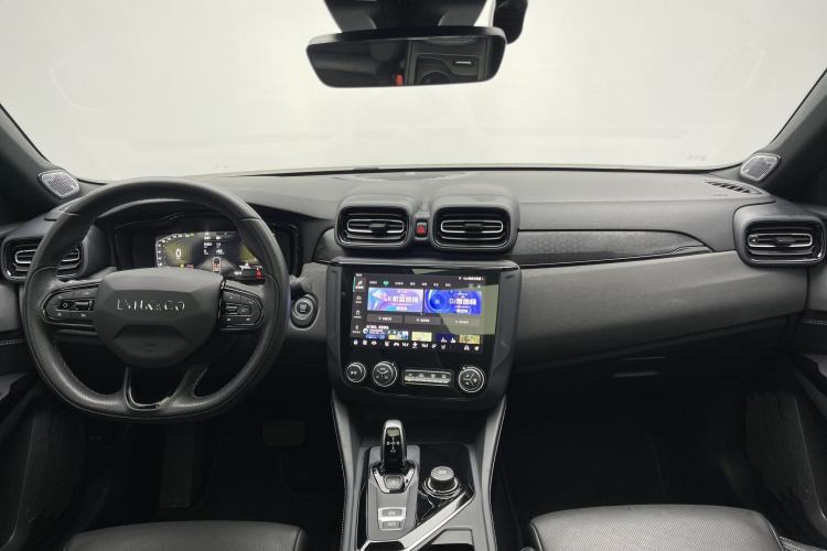 Used Lynk & Co 03 2022 2.0TD DCT JingPro Interior 1