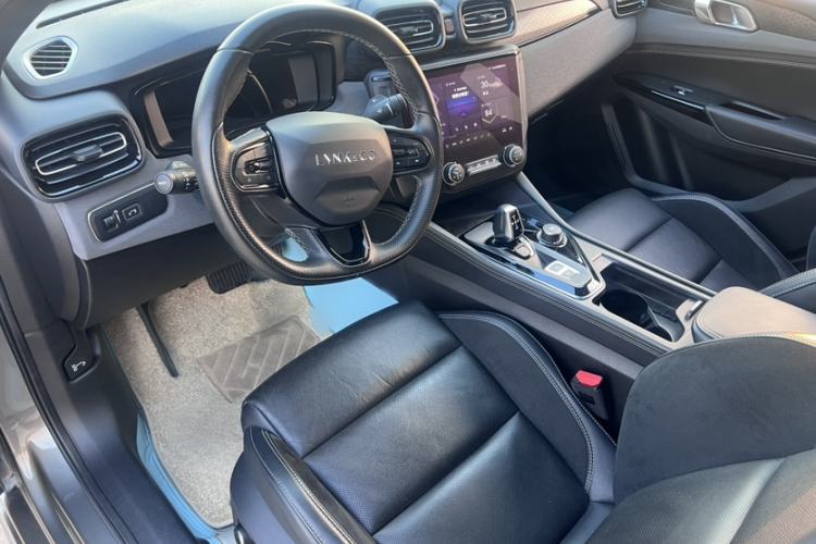 Used Lynk & Co 03 2022 2.0TD DCT JingPro Interior 1