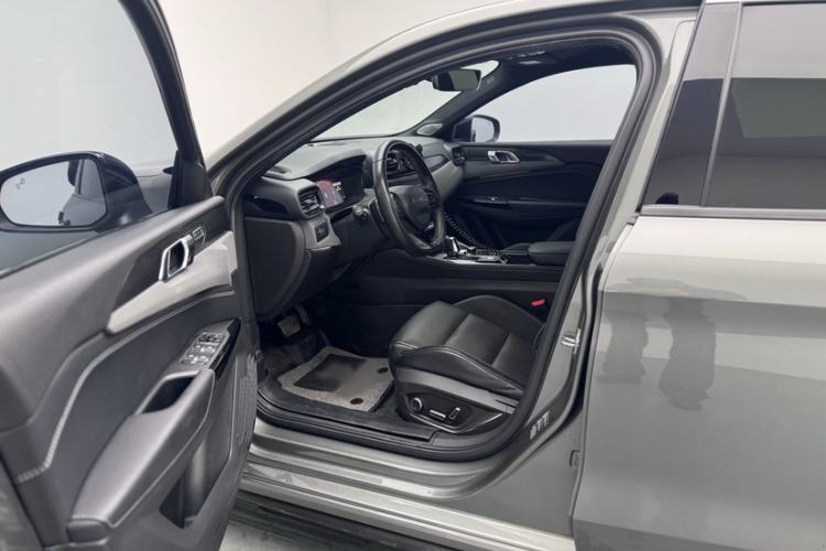 Used Lynk & Co 03 2022 2.0TD DCT JingPro Interior 2