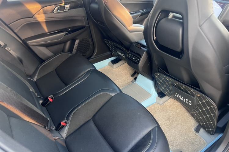 Used Lynk & Co 03 2022 2.0TD DCT JingPro Interior 3