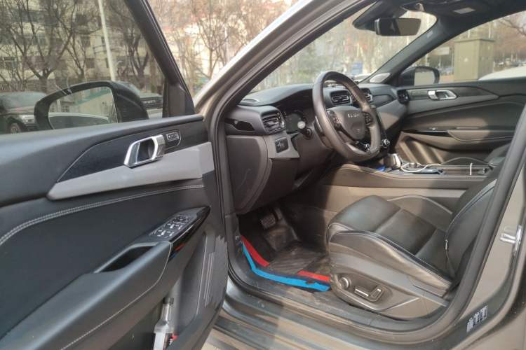 Used Lynk & Co 03 2022 2.0TD DCT JingPro Interior 3