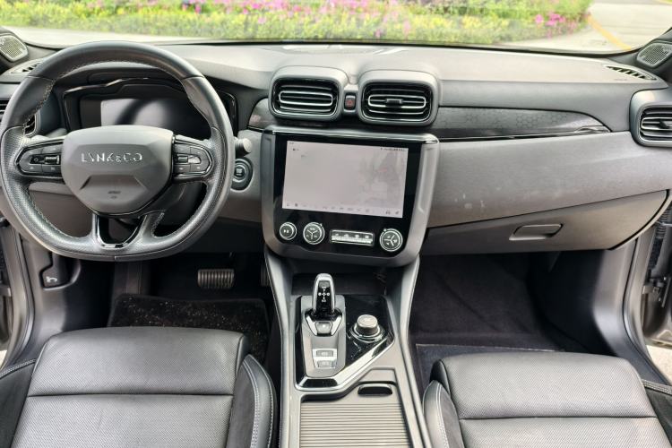 Used Lynk & Co 03 2022 2.0TD DCT JingPro Interior 4