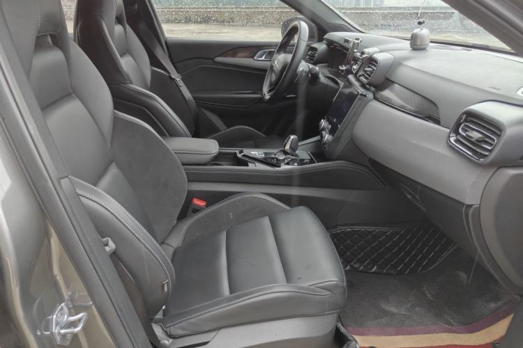 Used Lynk & Co 03 2022 2.0TD DCT GenioPlus Interior 4