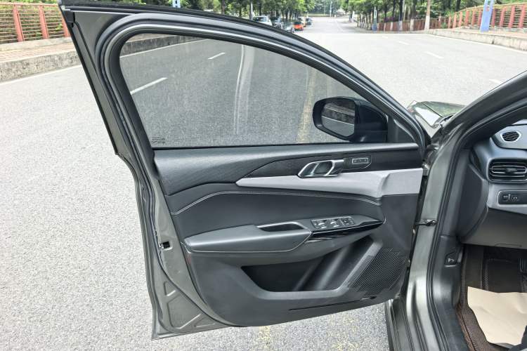Used Lynk & Co 03 2022 1.5TD DCT JingPro Interior 6
