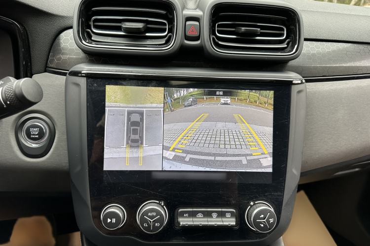 Used Lynk & Co 03 2022 1.5TD DCT JingPro Interior 7