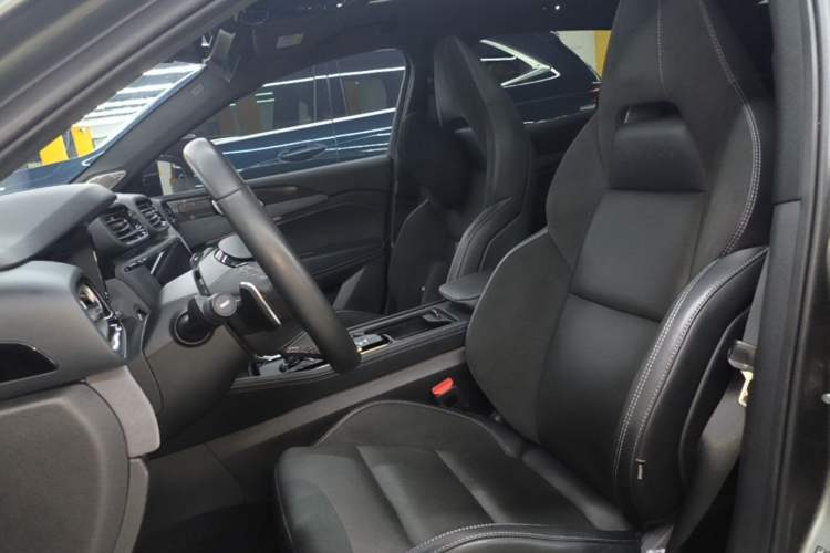 Used Lynk & Co 03 2022 2.0TD DCT JingPro Left Front Seat