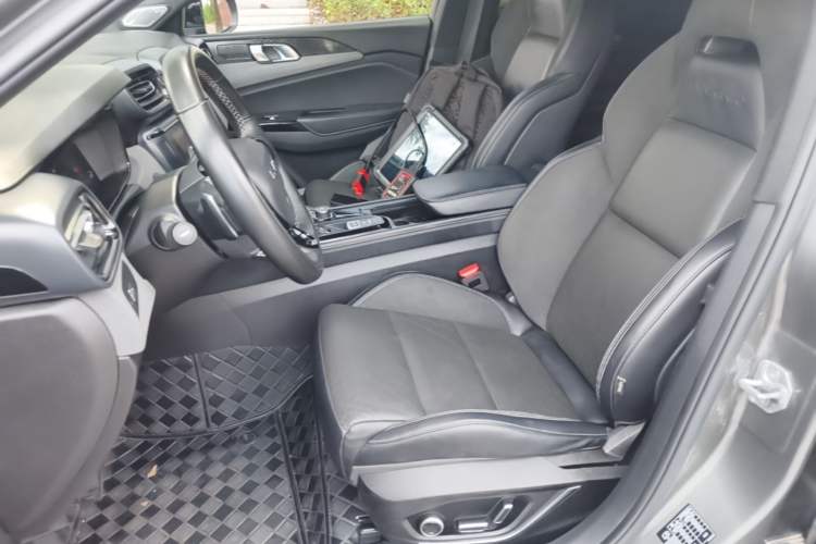 Used Lynk & Co 03 2022 2.0TD DCT JingPro Left Front Seat