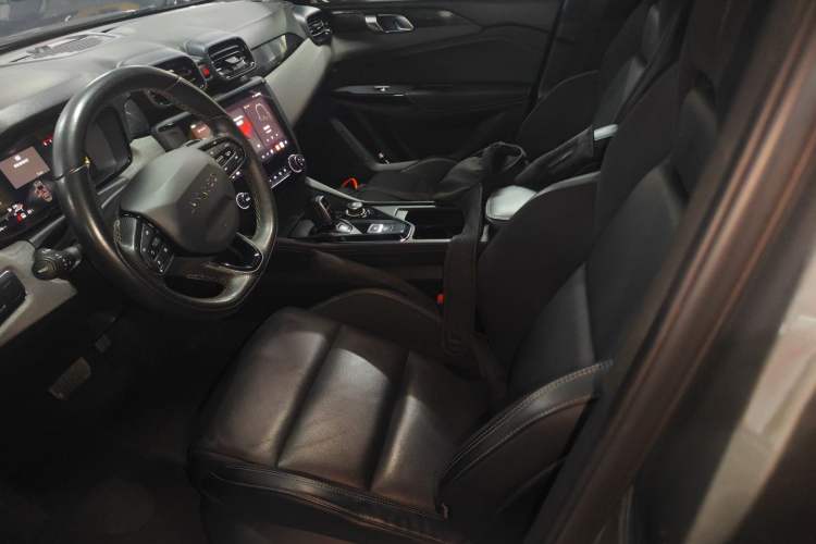 Used Lynk & Co 03 2022 2.0TD DCT JingPro Left Front Seat