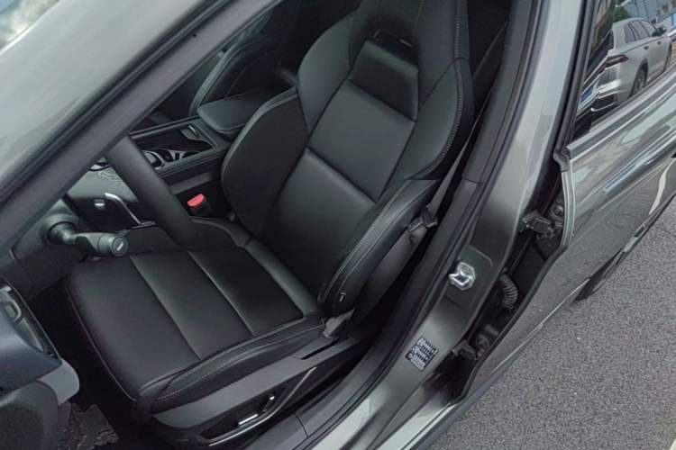 Used Lynk & Co 03 2022 1.5TD DCT JingPlus Left Front Seat