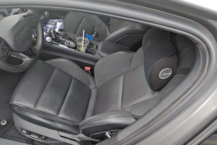 Used Lynk & Co 03 2022 2.0TD DCT JingPro Left Front Seat
