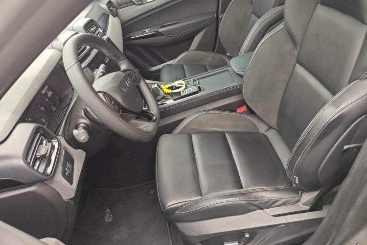 Used Lynk & Co 03 2022 2.0TD DCT GenioPlus Left Front Seat