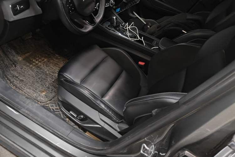 Used Lynk & Co 03 2022 2.0TD DCT GenioPlus Left Front Seat