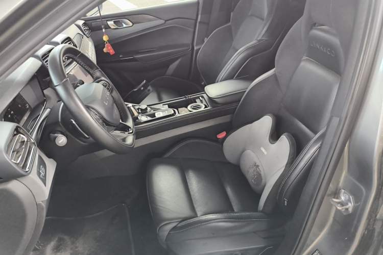 Used Lynk & Co 03 2022 2.0TD DCT JingPro Left Front Seat