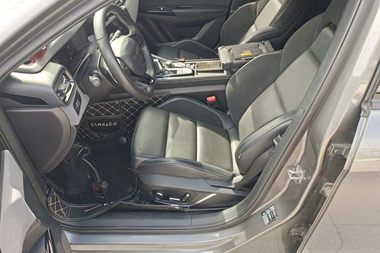 Used Lynk & Co 03 2022 2.0TD DCT JingPro Left Front Seat