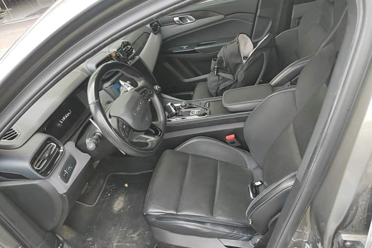 Used Lynk & Co 03 2022 2.0TD DCT JingPro Left Front Seat