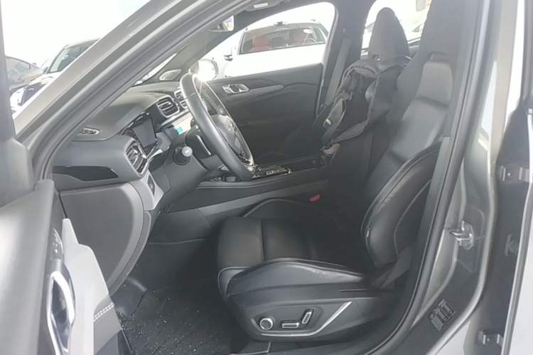 Used Lynk & Co 03 2022 2.0TD DCT JingPro Left Front Seat
