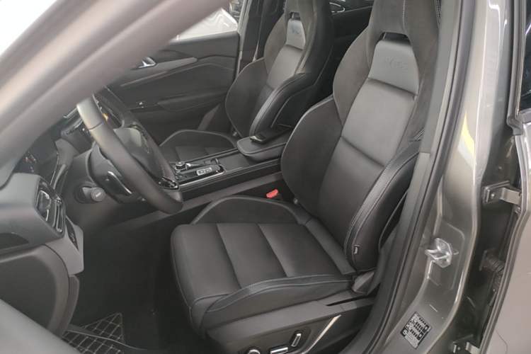Used Lynk & Co 03 2022 2.0TD DCT JingPro Left Front Seat