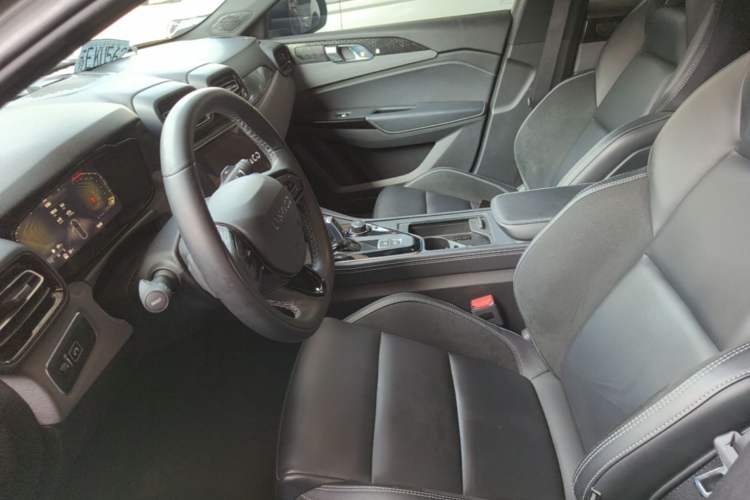 Used Lynk & Co 03 2022 2.0TD DCT GenioPlus Left Front Seat