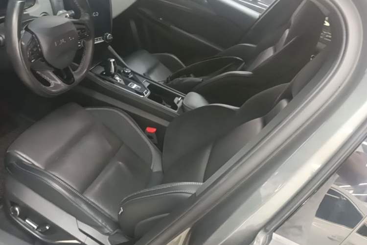 Used Lynk & Co 03 2022 1.5TD DCT JingPro Left Front Seat
