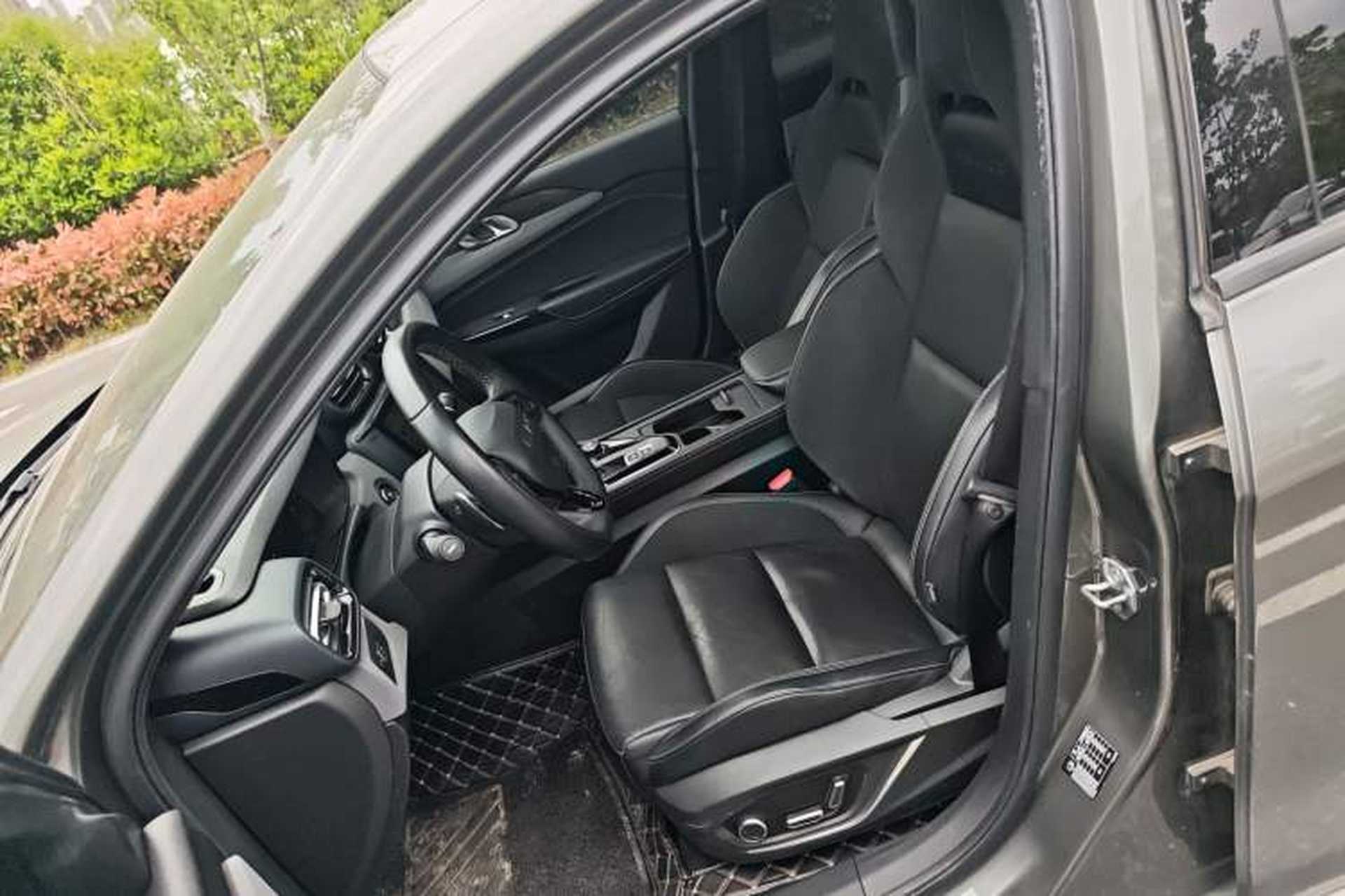 Used Lynk & Co 03 2022 2.0TD DCT JingPro Left Front Seat