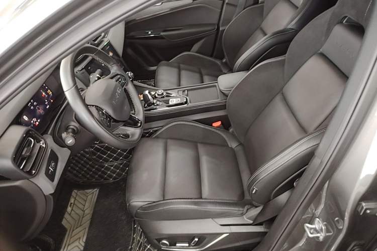 Used Lynk & Co 03 2022 1.5TD DCT JingPro Left Front Seat