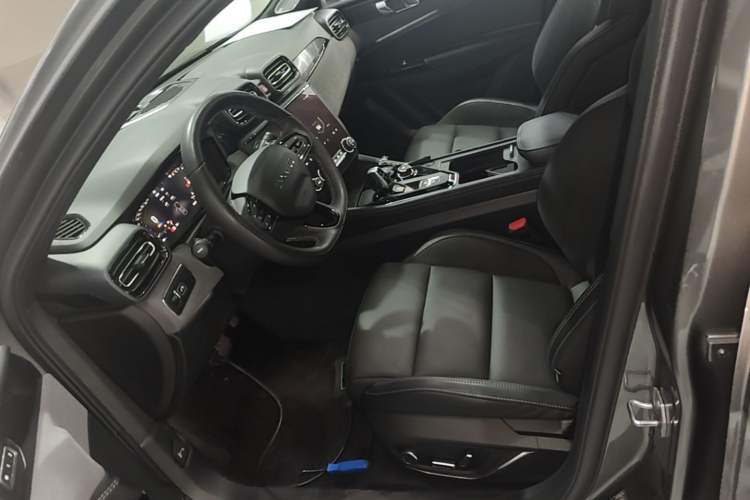 Used Lynk & Co 03 2022 2.0TD DCT JingPro Left Front Seat