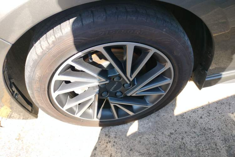 Used Lynk & Co 03 2022 2.0TD DCT GenioPlus Left Front Wheel Hub