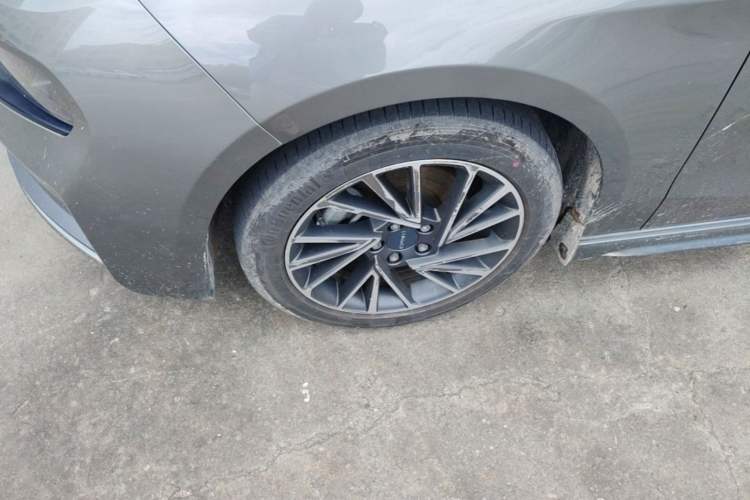 Used Lynk & Co 03 2022 1.5TD DCT JingPlus Left Front Wheel Hub