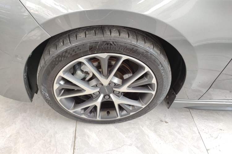 Used Lynk & Co 03 2022 1.5TD DCT JingPro Left Front Wheel Hub