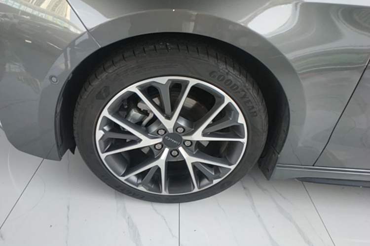 Used Lynk & Co 03 2022 2.0TD DCT JingPro Left Front Wheel Hub