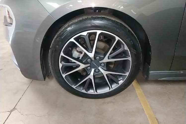 Used Lynk & Co 03 2022 1.5TD DCT JingPro Left Front Wheel Hub