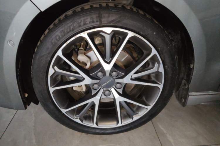 Used Lynk & Co 03 2022 1.5TD DCT JingPro Left Front Wheel Hub