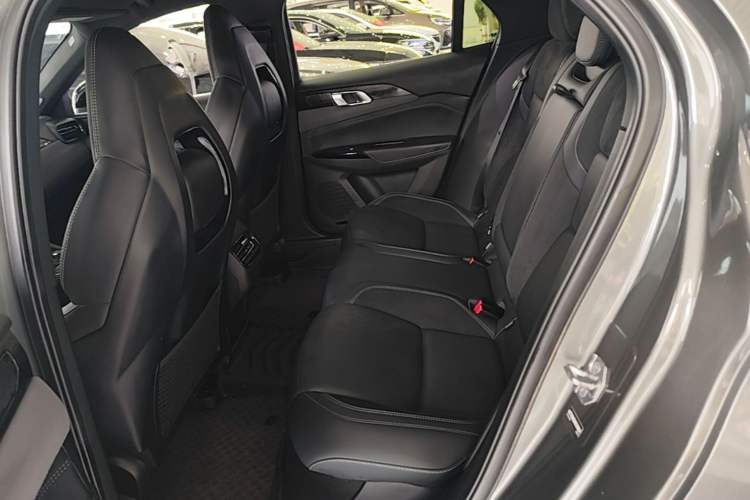 Used Lynk & Co 03 2022 2.0TD DCT JingPro Left Rear Seat