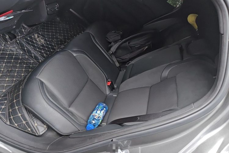 Used Lynk & Co 03 2022 2.0TD DCT JingPro Left Rear Seat