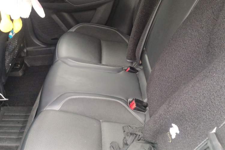 Used Lynk & Co 03 2022 2.0TD DCT JingPro Left Rear Seat
