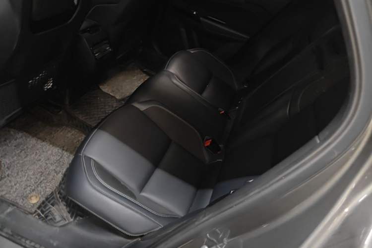 Used Lynk & Co 03 2022 2.0TD DCT GenioPlus Left Rear Seat