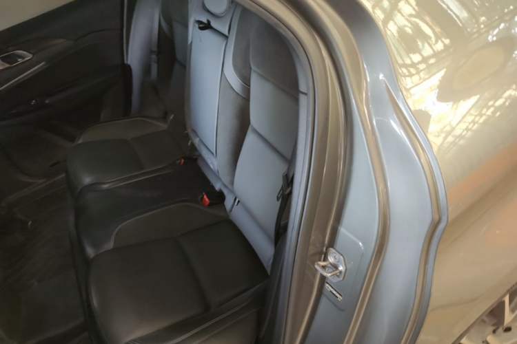 Used Lynk & Co 03 2022 2.0TD DCT JingPro Left Rear Seat