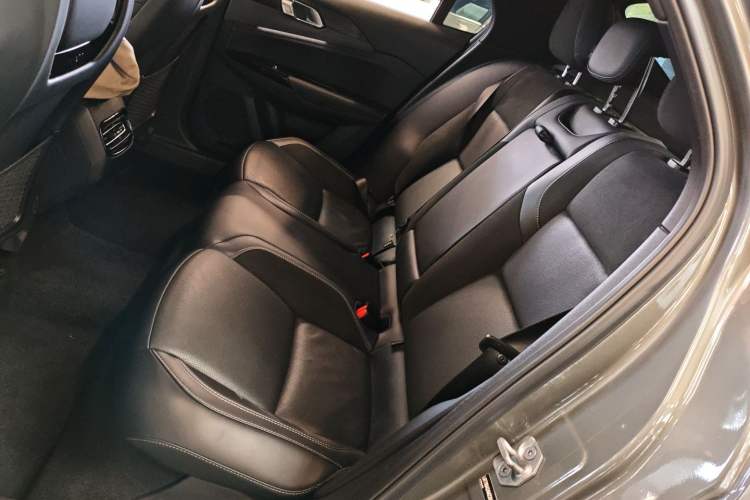 Used Lynk & Co 03 2022 2.0TD DCT JingPro Left Rear Seat