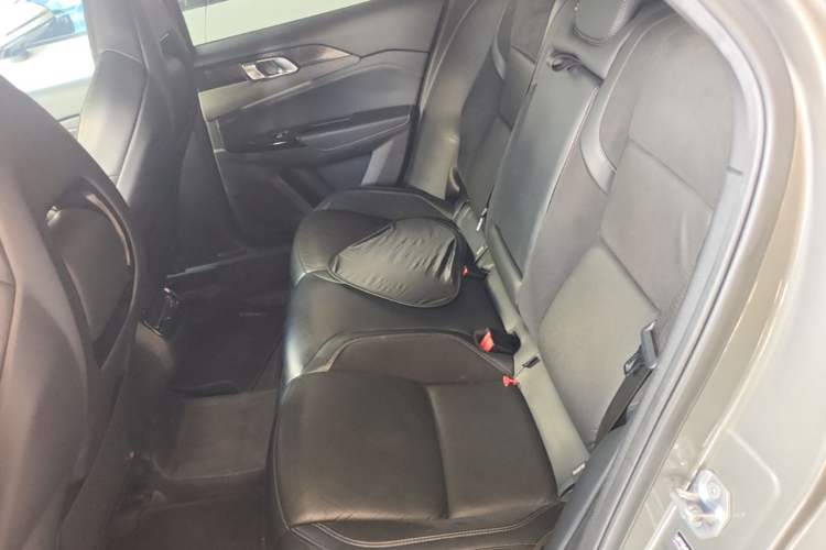 Used Lynk & Co 03 2022 2.0TD DCT JingPro Left Rear Seat