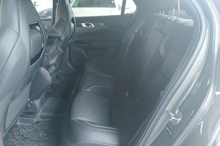 Used Lynk & Co 03 2022 2.0TD DCT JingPro Left Rear Seat