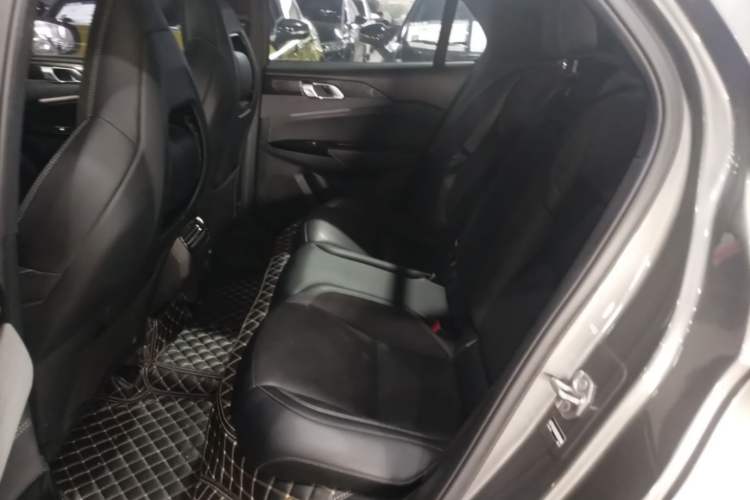 Used Lynk & Co 03 2022 2.0TD DCT JingPro Left Rear Seat