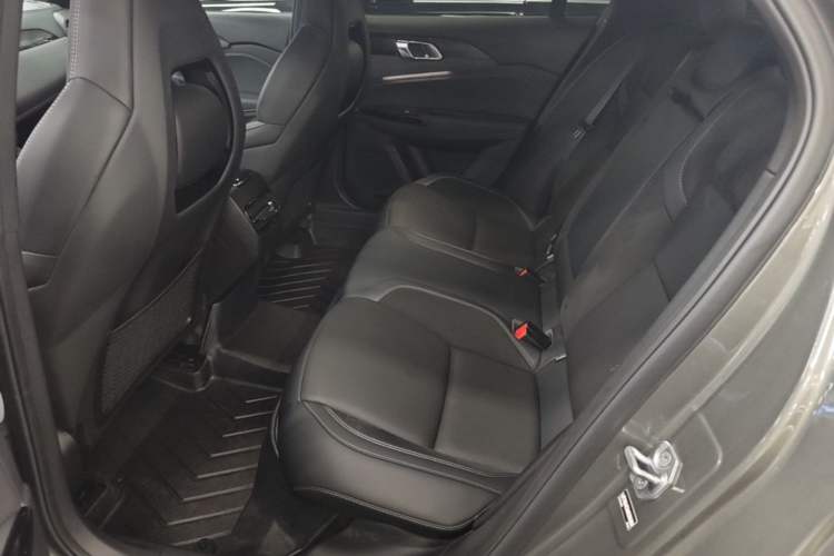 Used Lynk & Co 03 2022 2.0TD DCT JingPro Left Rear Seat