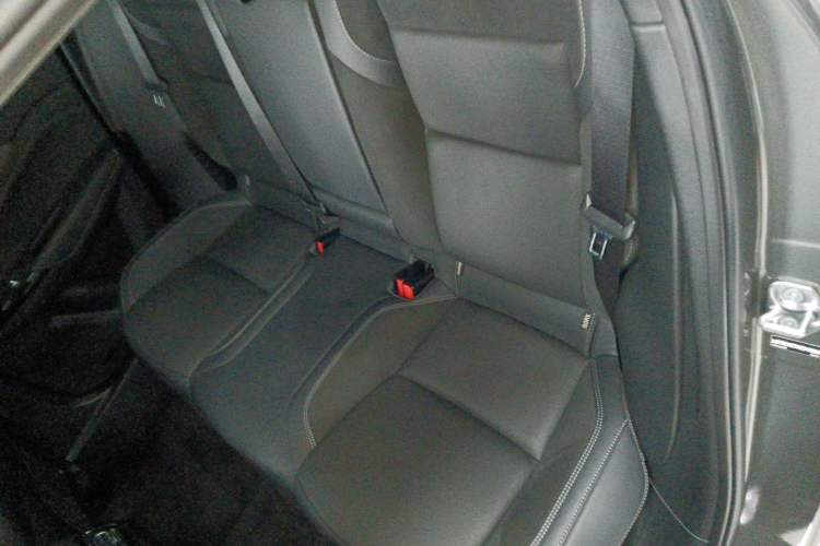 Used Lynk & Co 03 2022 2.0TD DCT JingPro Left Rear Seat