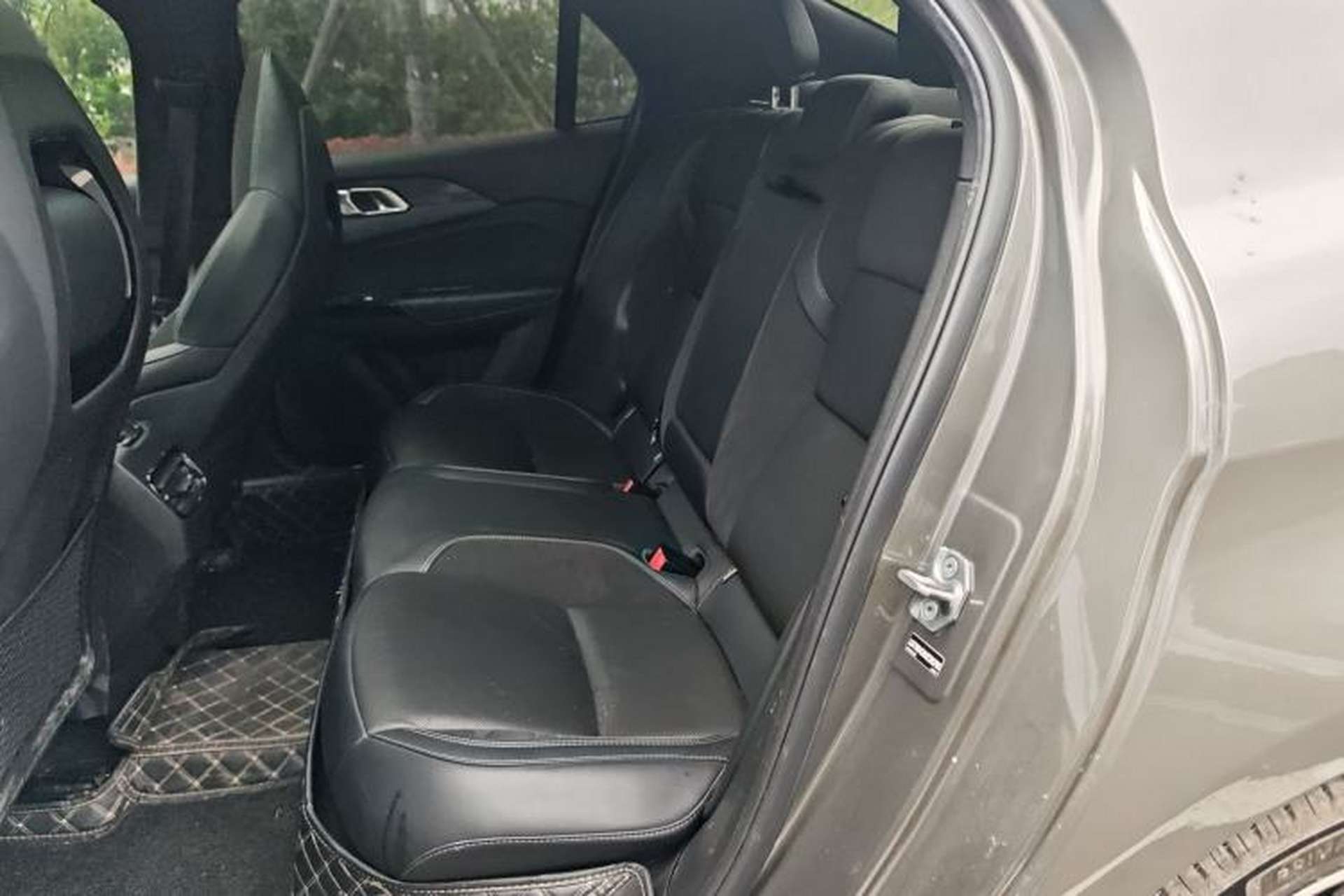 Used Lynk & Co 03 2022 2.0TD DCT JingPro Left Rear Seat