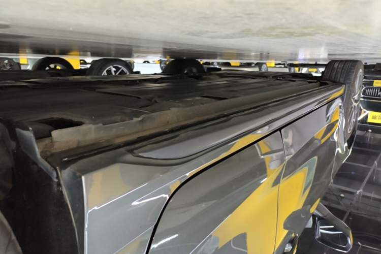 Used Lynk & Co 03 2022 2.0TD DCT JingPro Left Side Sill