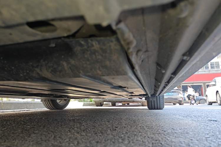 Used Lynk & Co 03 2022 2.0TD DCT JingPro Left Side Sill