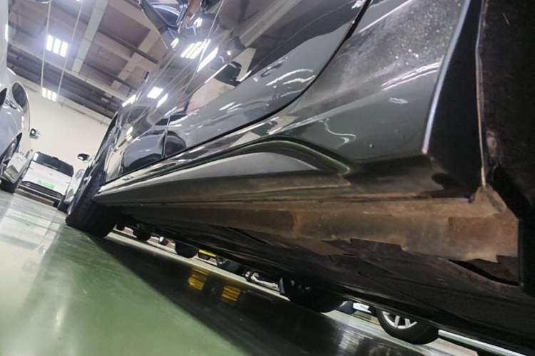 Used Lynk & Co 03 2022 2.0TD DCT JingPro Left Side Sill