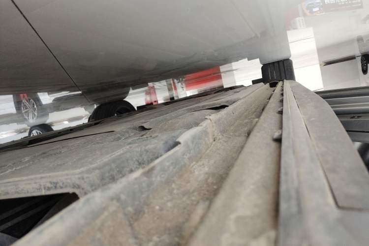 Used Lynk & Co 03 2022 2.0TD DCT JingPro Left Side Sill